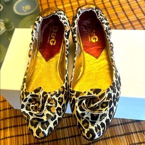 D&G Women's Leopard Print Flats